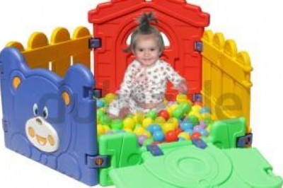 8 piece large play fence