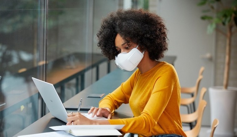 LG Launches Wearable Air Purifier in the UAE