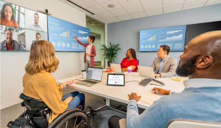 "بولي" تعيد تعريف استراتيجيات الأعمال مع أنظمة "بولي استوديو زووم رومز" المدعومة من "إتش.بي"