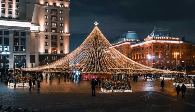 موسكو تتحول إلى مدينة الكريسماس