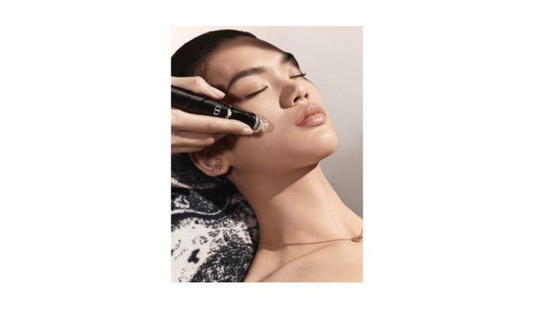 Dior Powered by Hydrafacial تجربة تجميلية من "ديور" مدعومة بتقنية "هايدرا فايشال" الرائدة، البروتوكول العلاجي الجديد والحصري في منتجعات "ديور" الصحية