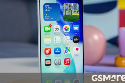 Samsung is saving its best displays for iPhones, not Galaxies