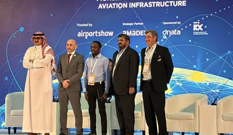AeroWiseمن WAISL: مركز عمليات تنبؤية متكامل للمطارات (APOC) يعمل بنظام التوأم الرقمي، عُرض في معرض المطارات 2025، دبي