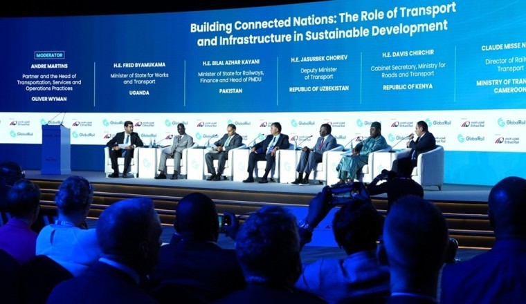 فعاليات اليوم الثاني من المعرض والمؤتمر العالمي للسكك الحديدية والنقل والبنية التحتية 2025 تشجع الابتكار والشراكات والاستثمار في جميع أنحاء منظومة النقل العالمي